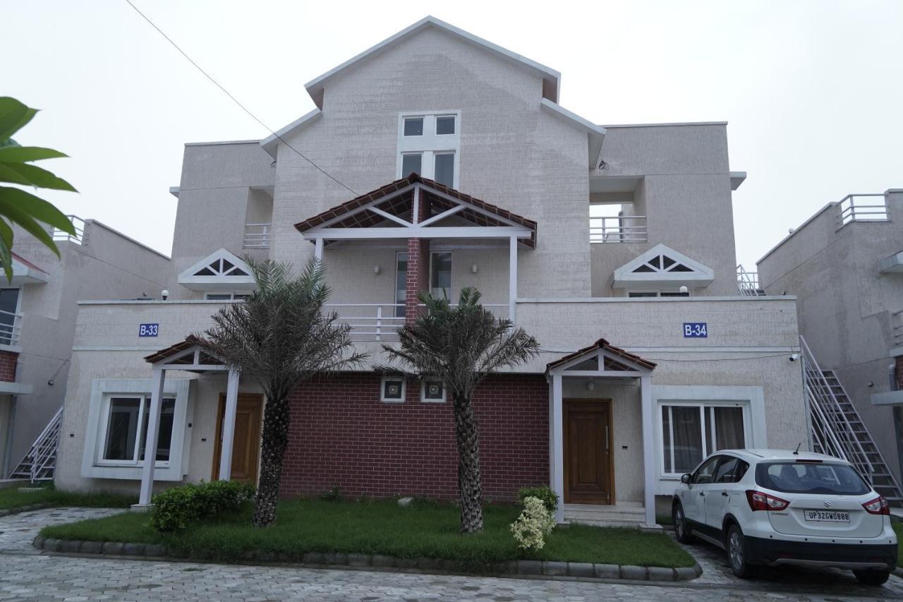 Madhav Kuteer B- 34 Vrindāvan Exterior photo
