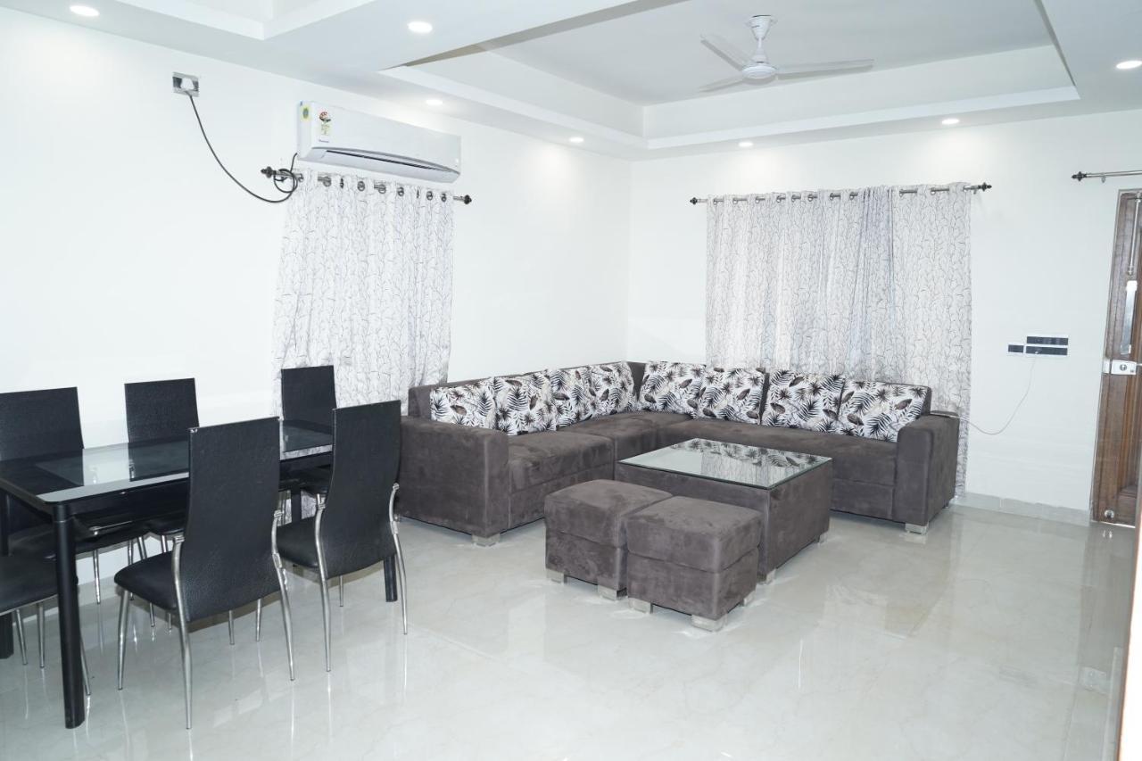 Madhav Kuteer B- 34 Vrindāvan Exterior photo
